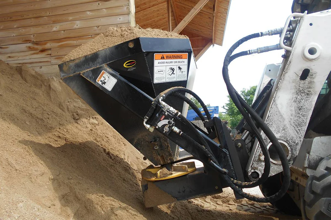 PowerSpreaderSkidSteerSalt_SandandFertilizerSpreader_9.webp