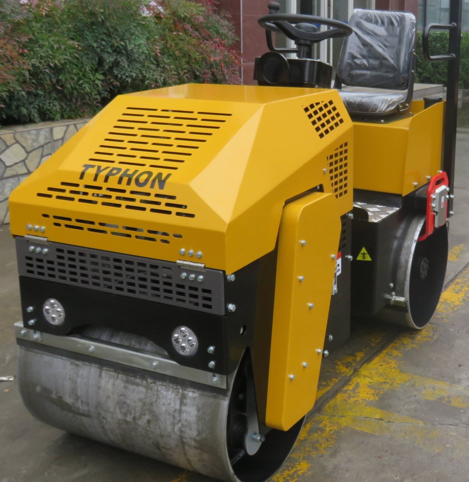 TYPHON-FURY-1-Ton-Vibratory-Compactor-Asphalt-Roller-USA2.jpg