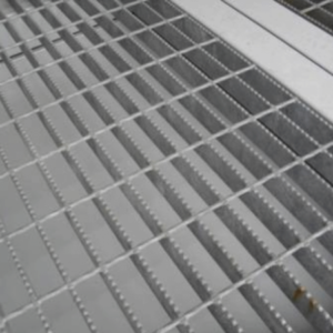 10Ft X 8Ft Open Mesh Floor Bunded Store – First Choice Shipping Containers