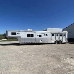 2016 Platinum 4 Horse Reverse Load Bunk Beds