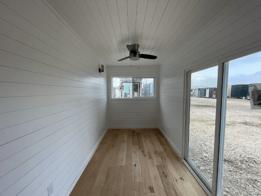 3-bedroom-shipping-container-home-17.webp