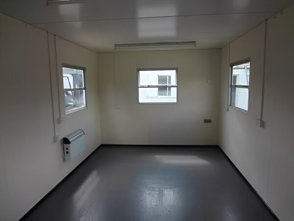 32ft-x-10ft-open-plan-portable-office-colli-trans-containers-3.jpg