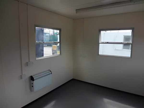 32ft-x-10ft-open-plan-portable-office-colli-trans-containers-4.jpg