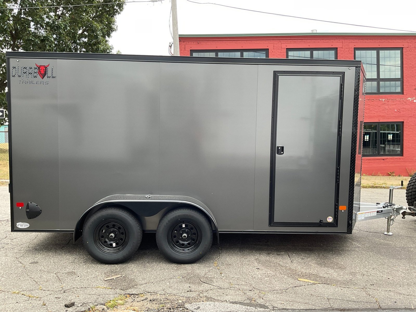 7×14-durabull-aluminum-enclosed-cargo-trailer58_8cd102d2-c7ab-4526-a3df-75dccd97e1f7-scaled-1.jpg