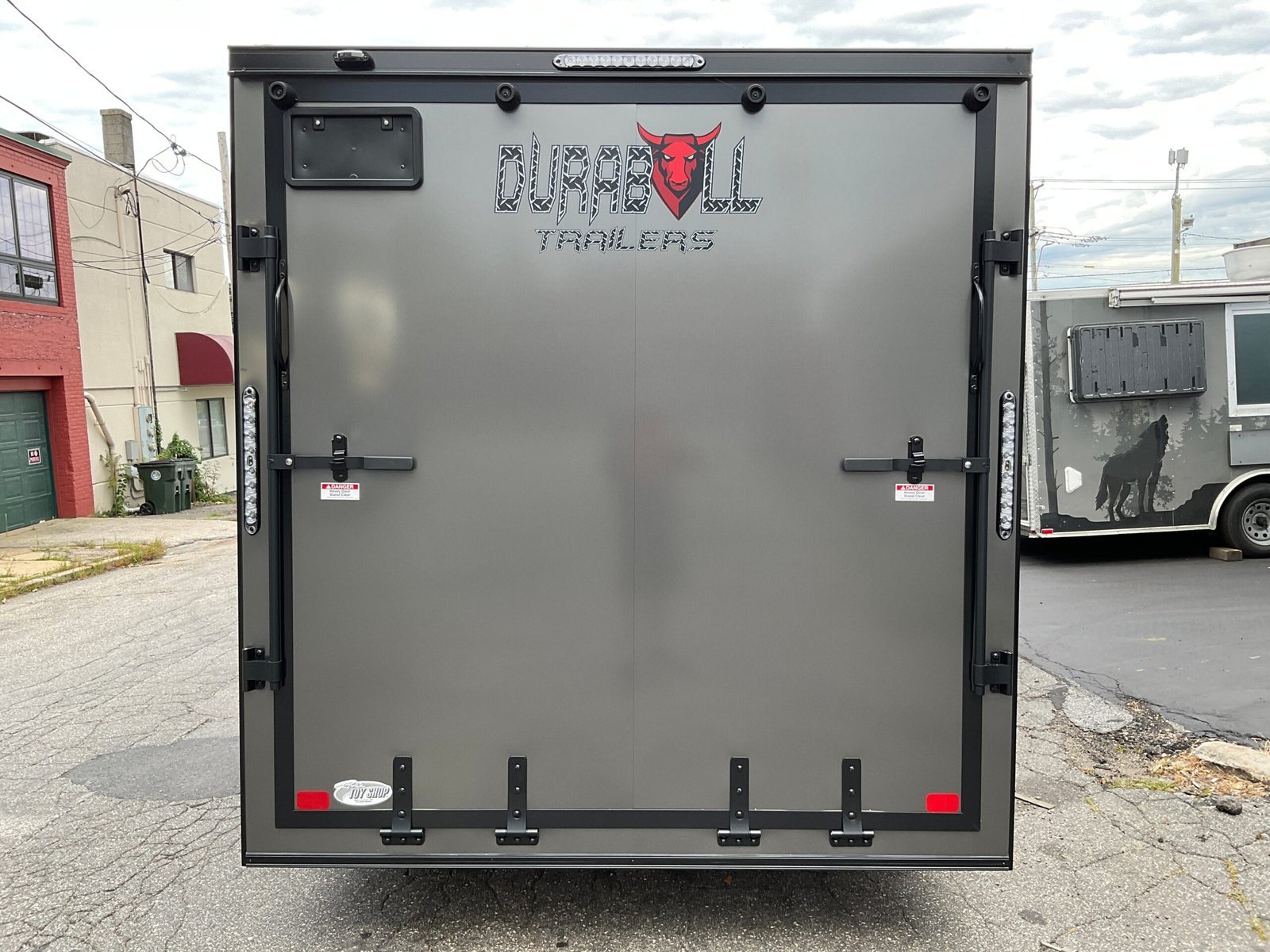 7×14-durabull-aluminum-enclosed-cargo-trailer60_caf91790-de48-4ddf-ad33-ee30b596b998-scaled-1.jpg