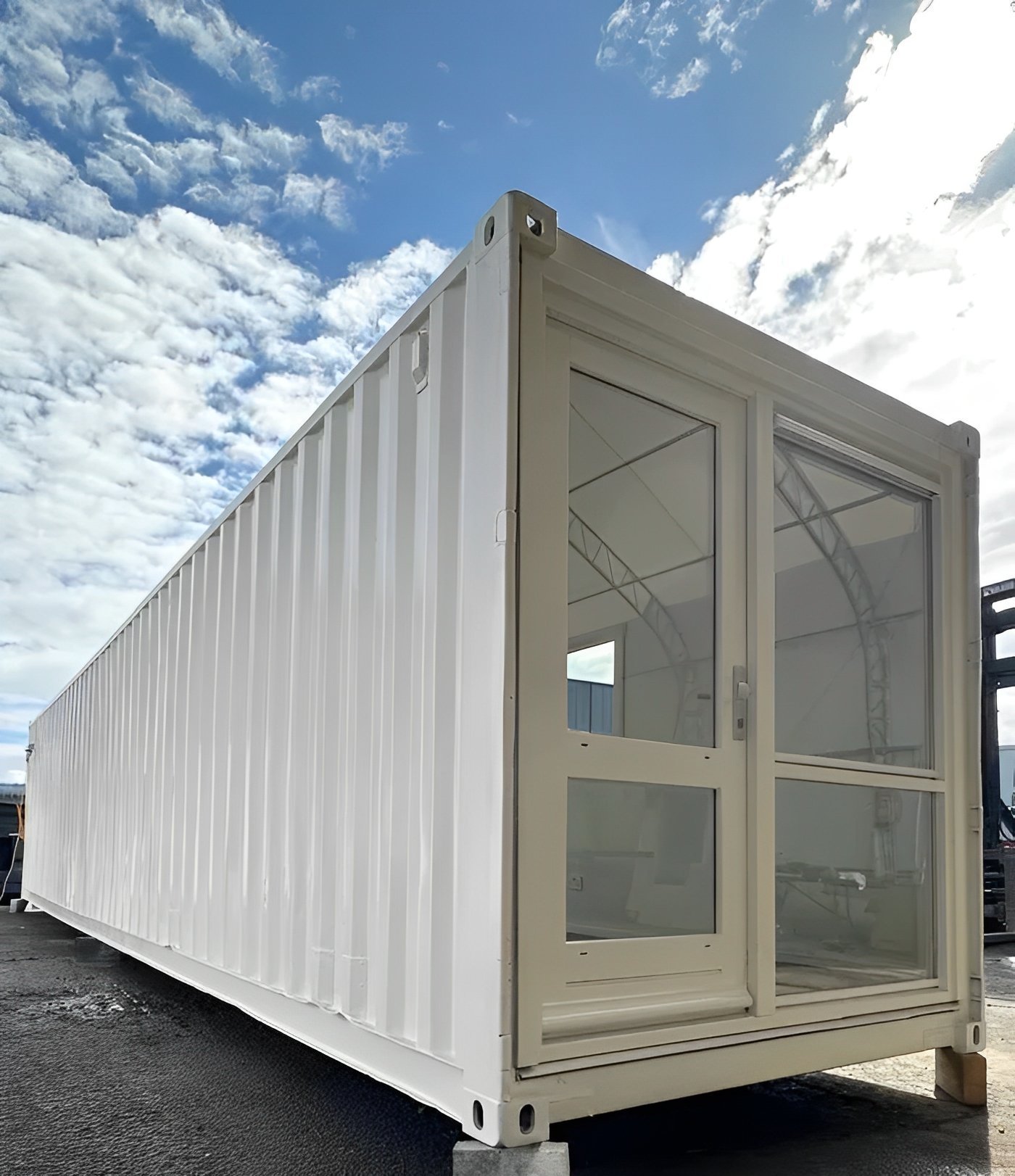 Converted-40ft-Shipping-Container-Open-Plan-Office-Portable-Container-Building-12.jpg