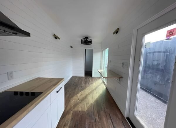 customized-40ft-shipping-container-made-into-luxurious-1-bedroom-m-w-2.jpg